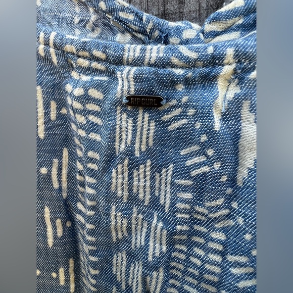 Rip Curl: Blue and White Camisole: Size XS - Picture 7 of 11